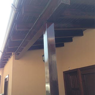 Porxo de fusta després del tractament
